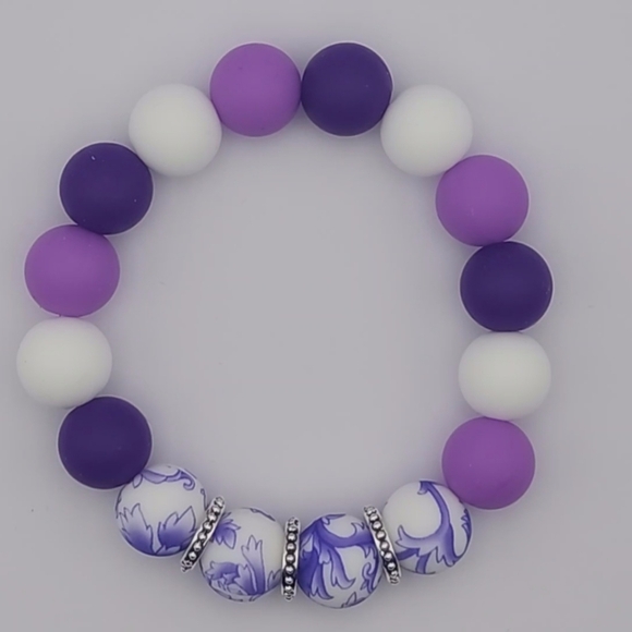 Purple silicone beaded stretch bracelet Design by FreeSpirit (Me!) - Picture 2 of 12